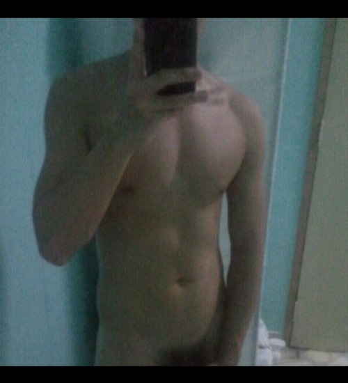 sg-twinkboy: sggayguyslovely: 6sg: muscle-sex-perfection: This is real, you can compares his body an