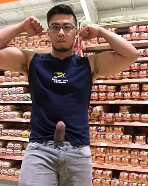portdad71: pakcik-kampung: Morning guys…ermm pkck tgk mamat ni makin berani skg, outdoor kat 