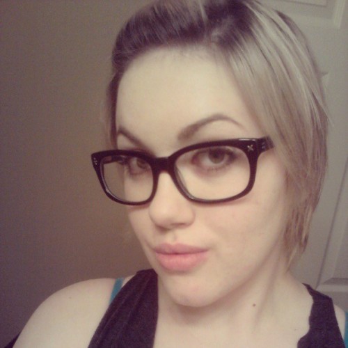lana-del-gaaay:  Mmm, dem #roots. #blonde #personal #selfie #fabfriday #blondie #eyebrows #eyeliner #makeup #lips #adorable #glasses #hipster