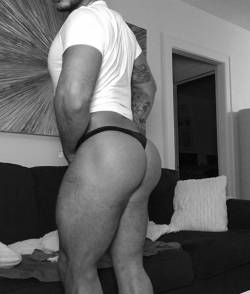 bigfatmalebutts:  Delicious Booty Of @oscarin85