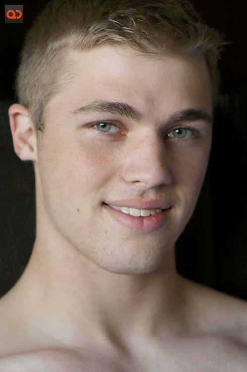 collegeguysfuck:  Sean Polo