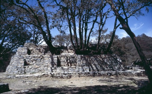 tlatollotl:Las Ranas, QuerétaroLas Ranas is located atop two hills above the town of San Joaquin. Th