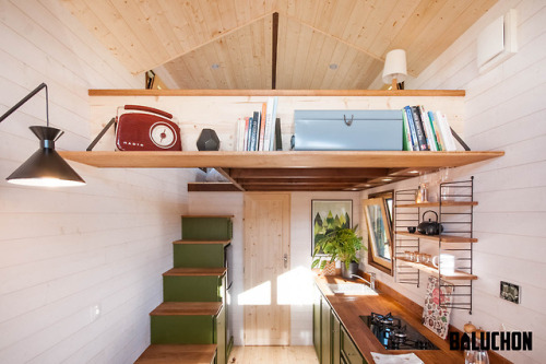 goodwoodwould: dreamhousetogo: The Epona by Baluchon Good wood - another awesome tiny home, this tim