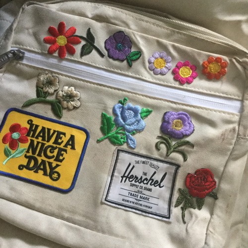 cardigans:gonna put these lil flower patches on everything i own