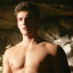 famousmeat:  Cody Christian’s “naked” transformation on the Teen Wolf finale 
