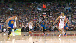 thegoldenstatewarriors:  The best part about this was Toronto thought Curry was out of the play already