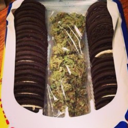 Great idea! #munchies #pot #formerpothead #420 #oreos #instaphoto