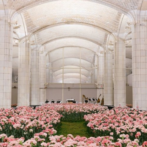 Set for Tory Burch Fall 2018 with over 14,000 carnations