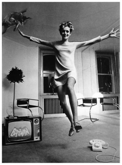 modbrother:Twiggy by Helmut Newton for Vogue