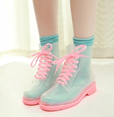 milkeu:  color rain boots: use milkeu for 10% off! 