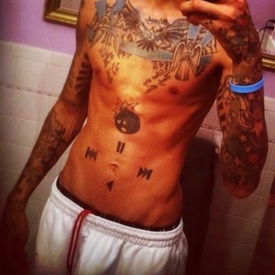phatbootyprince:  jadefristarz:  handsallover:  http://handsallover.tumblr.com J