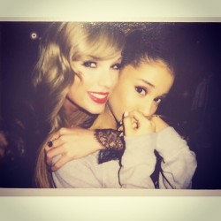 Taylorswift:  Oh My God She Couldn’t Be Cuter. @Arianagrande  Oh My God You&Amp;Rsquo;Re