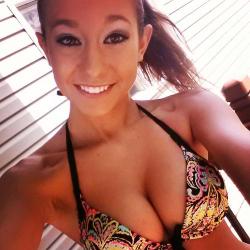 star-selfie:  girls with big breast make