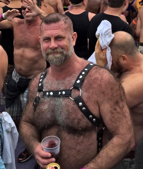 tallguy109: bdsm-and-bears: Woof! Ive lusted for thess men for years! Only seeing now that I see the