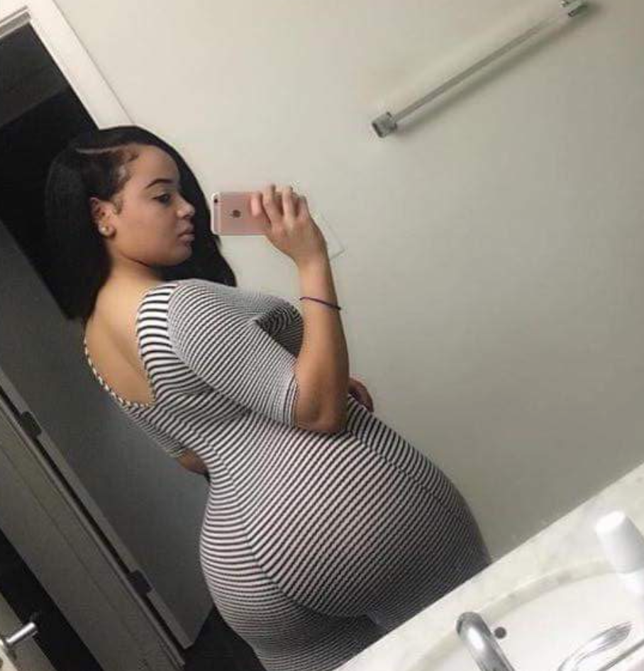 thickerbeauties:  Selfie #thickness. #allthatass 👍
