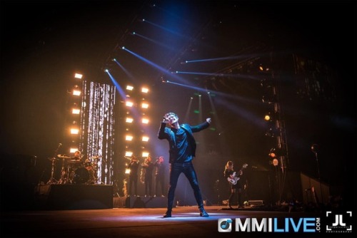 mmilive: @panicatthedisco | Oct. 20, 2018 | Mall of Asia Arena | Photos captured by@jasperlucen