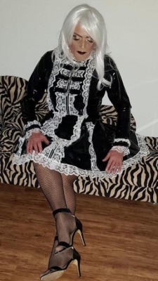 Porn photo bailey-anastasia:Gorgeous sissy maid hard