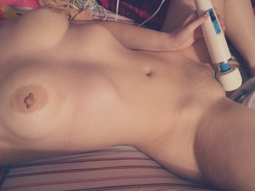 doe-eyedd-girl:  Can these count as a topless porn pictures