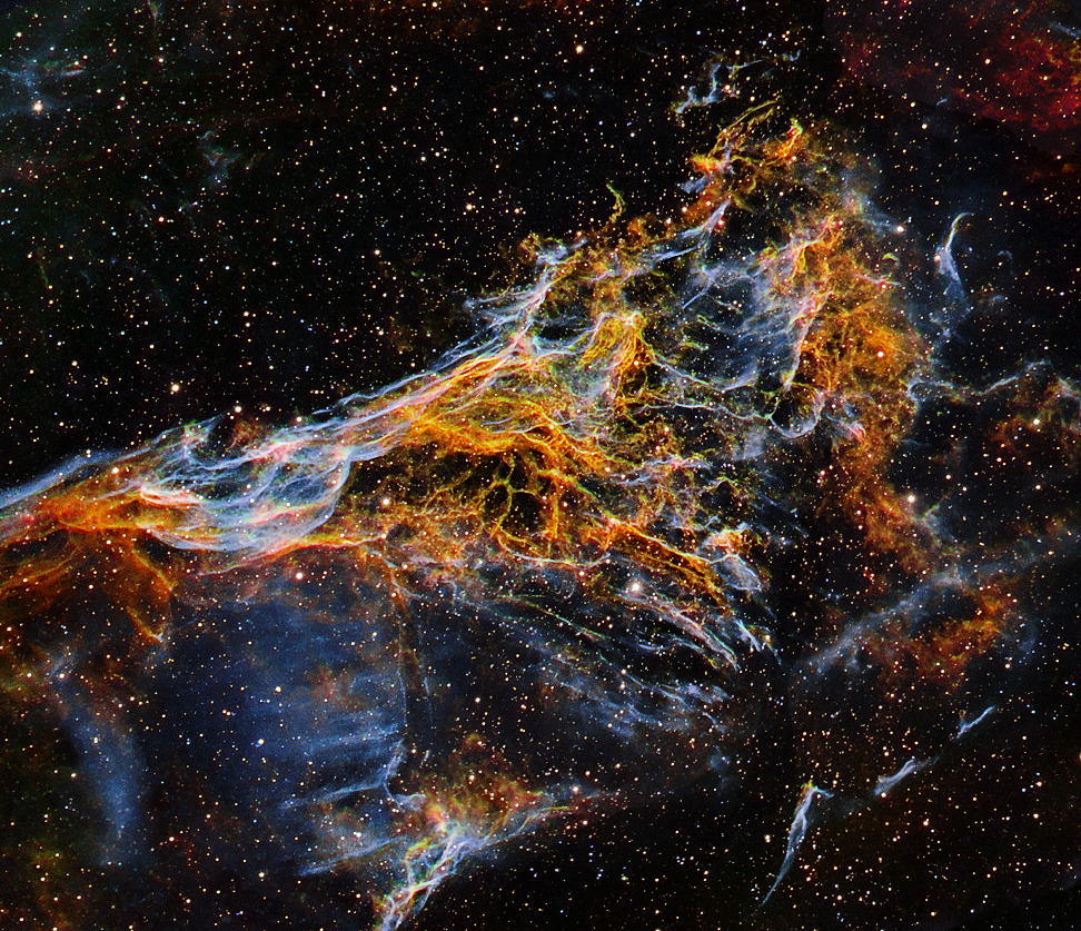 Chaotic ‘Pickering’s Triangle’ in the Veil Nebula