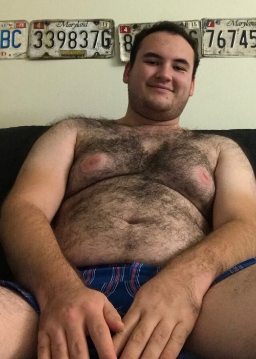 kabutocub:  adam-and-chubs: Adam-and-Chubs #78  https://maximillionmiles.tumblr.com  sexy AND awesome. Go follow this cub. ;)  You beautiful man ❤️