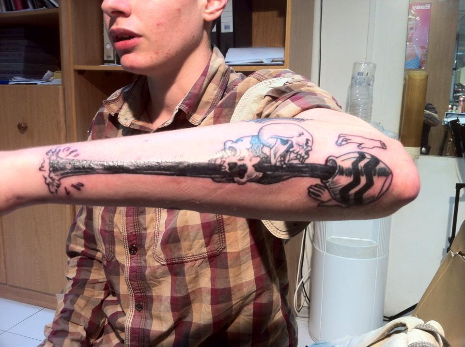 musterni-illustrates:  eckses:  Got my 5-year-old mistake of a first tattoo covered