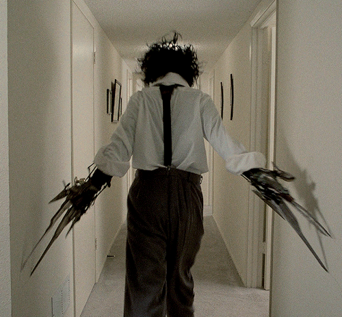 25 DAYS OF CHRISTMAS DAY FIVE EDWARD SCISSORHANDS (1990), Dir. Tim BurtonIm Not Finished.