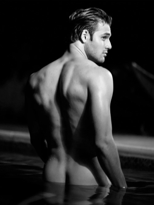 chrishemswrth:RYAN GUZMAN ph. by Leslie Andrews for Night Swim (2012)