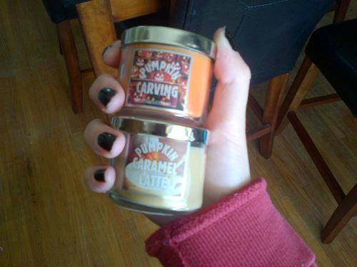 50uleat3r:My new candles from Bath&Body Works <3