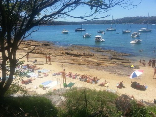 Beautiful Cobbler’s beach on a busy day