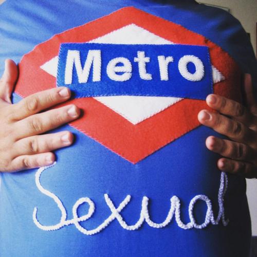 Yo me bajo en esta parada, y tú? #metrosexual #laprado #modamanchegachula #handmade #fashion #camisetas #tshirt