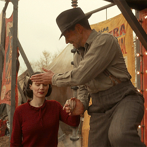 gettingscrazy:Rooney Mara as Molly Cahill NIGHTMARE ALLEY (2021) Dir. Guillermo del