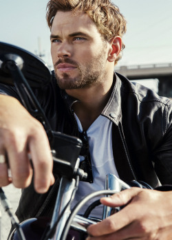 titaniumtopper:  manculture:Kellan Lutz http://titaniumtopper.tumblr.com/archive