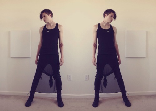 aquatic-raider:  Outfit of the day : Strega / Goth : (for the California heat!) Theta delta necklace from Center of the Circle  Everything else thrifted / modded by me.  (( I found these leather boots with crazy long laces at the goodwill yesterday