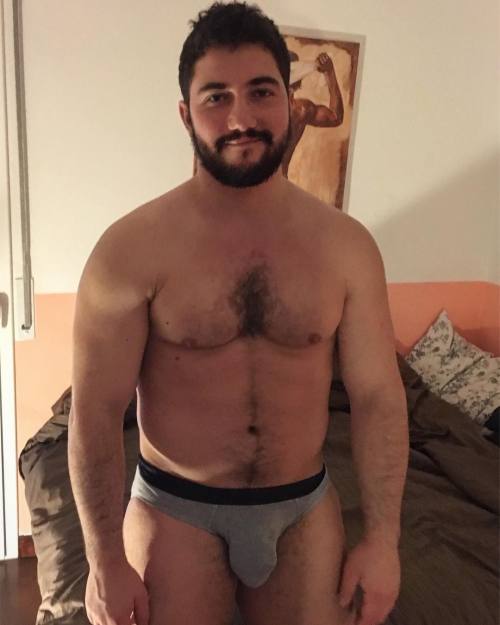 Porn buttstuffbelliesandthighs:https://www.instagram.com/damiano_frascaroli/ photos