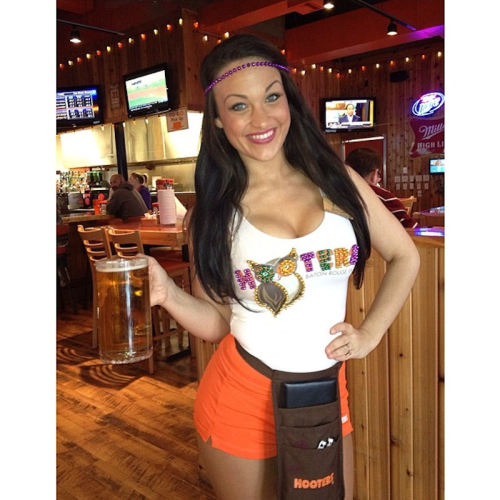 hooters girls