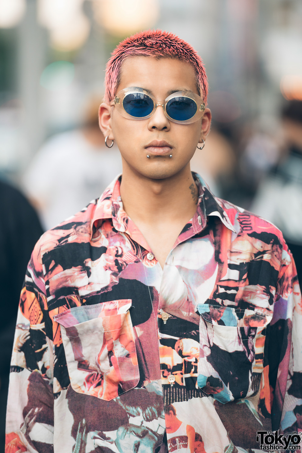 tokyo-fashion: 23-year-old Yuuta on the street in Harajuku wearing a vintage button