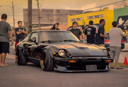 supramitch:  automotivated:  Warm Sunsets by Taout Photography on Flickr.  hawt damn  