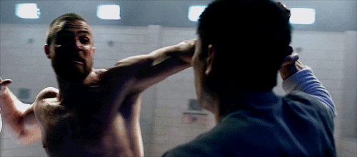 olivergifs:Shirtless Oliver Queen in Arrow’s First Look at Season 7