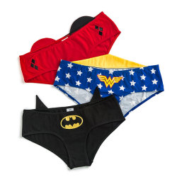 geekymerch:  This awesome 3-pack of underwear can be found here. Channel your inner superhero via your butt.