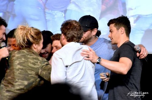 weallneedcastiel: Group hug (and drunk Jensen) [x]