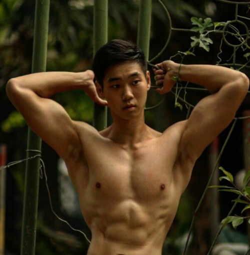 sghunksfullfrontal: First PostDedicated to the young stud Walter Soh