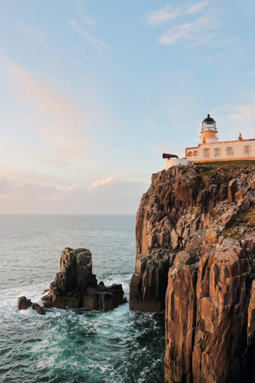 technicolourstation:The Wave - Tom ChaplinGlendale, Scotland // Neist Point Lighthouse // (2017)