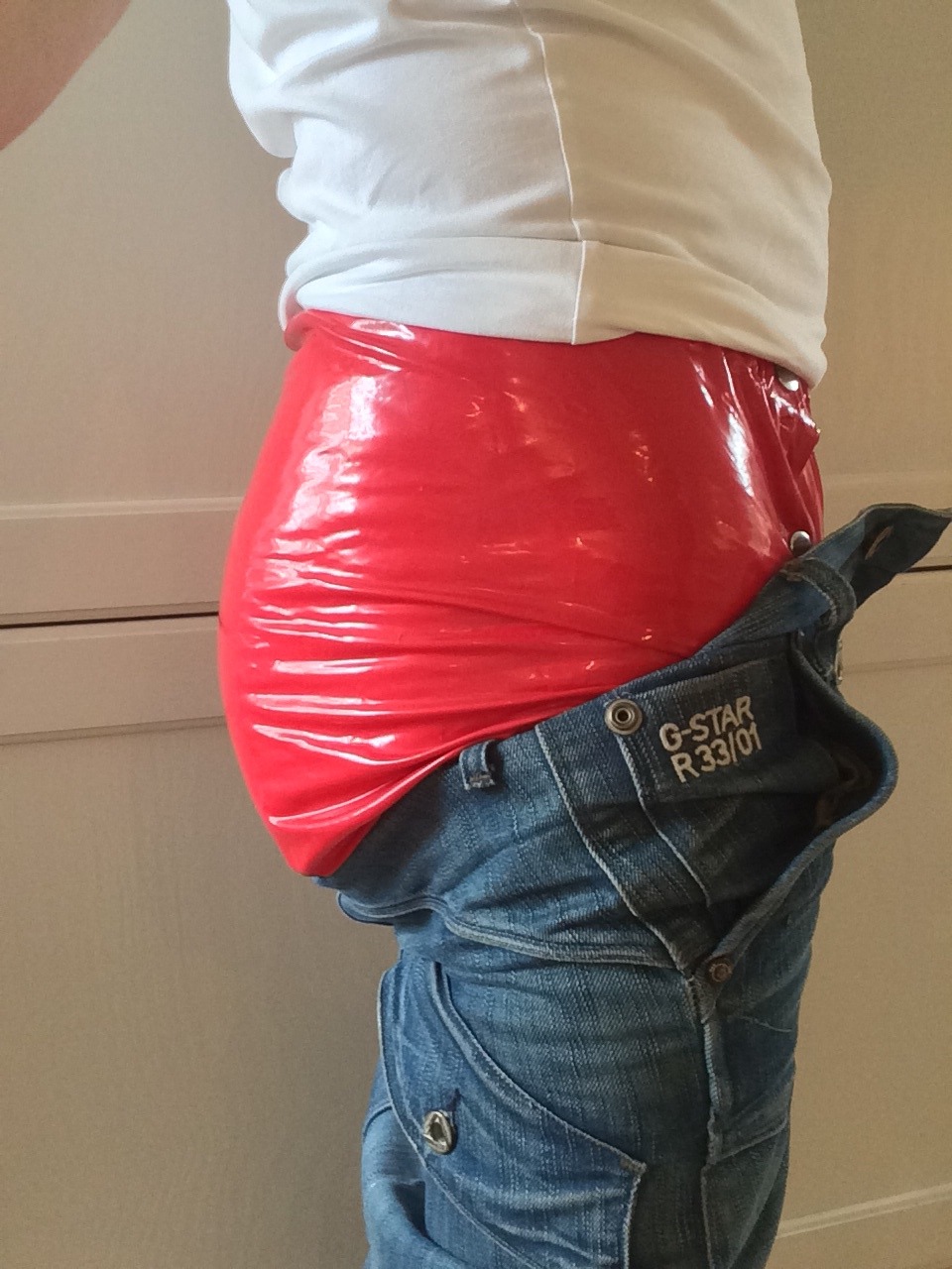 diaperedducktail:  Another big diaper, I like them really big. Thick plastic pants