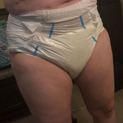 It’s a soggy megamax!! #abdl #ddlg #cgl #adultdiaper #wetdiaper #soggydiaper #diapergirl #diap