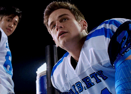 ouranioto3o: ampwn98: Brandon Flynn as Justin Foleyin 13 Reasons Why S03E09 Αυτό&s
