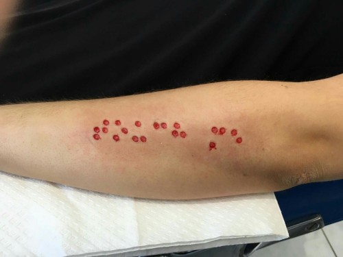 igotadslr-blog: ‘Touch me ’ - in Braille