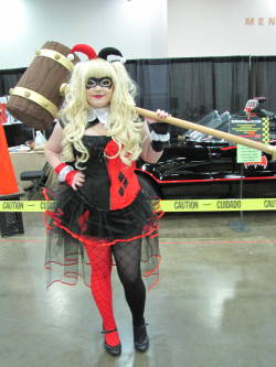 effyeahplussizecosplay:  Harley Quinn (So freakin’ cute!) Taken at Wizard World Ohio Comic Con 2013 