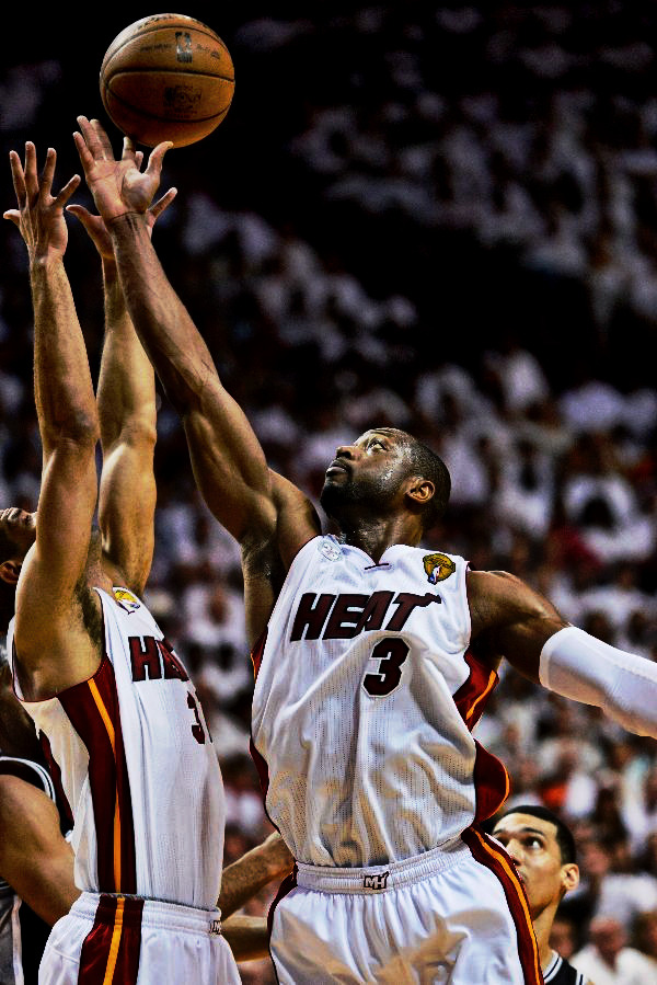 whitehot-heat:  Shane Battier and Dwyane Wade go for a rebound vs. the Spurs, Game