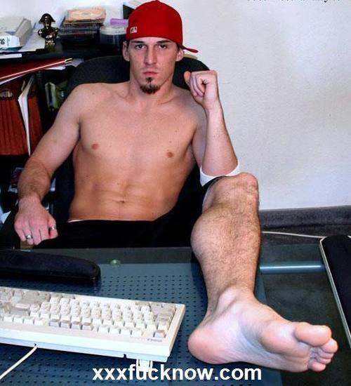 ticklishgayfeet80:  Meet And Fuck Local Hunks