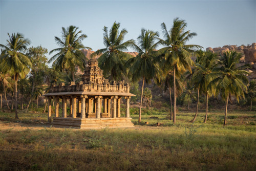 Mandapa at Hampi, Karnataka, photo by Kevin Standage, more at https://kevinstandagephotography.wordp
